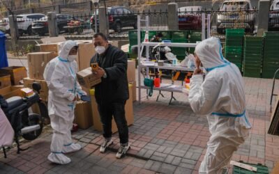 Las autoridades de Cantón relajan las medidas anti-COVID tras una nueva noche de protestas en China