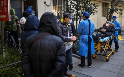 China sufre su primera ola de contagios y mortalidad por coronavirus tras el abandono de su política de ‘cero COVID’