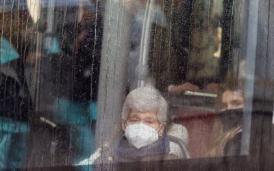 ‘Reinventarse o morir’, el dilema de las empresas que se lanzaron a fabricar mascarillas: «Tengo las máquinas paradas»