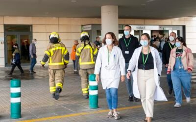 Sanidad y las comunidades acuerdan retirar las mascarillas en centros sanitarios, residencias y farmacias