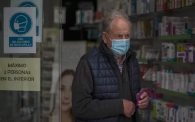 El Gobierno aprueba el fin de la mascarilla obligatoria en centros sanitarios y farmacias
